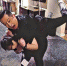 哈林玩摔角糗被过肩摔 周杰伦全公开 - 中时电子报
