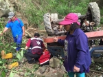 天雨路滑 农车翻覆山谷酿一死 - 中时电子报