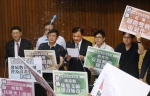 民进党“立法院长”苏嘉全宣布将前瞻条例交付“委员会”审查。(图片来源：台湾《联合报》) - 台湾新闻-中国新闻网