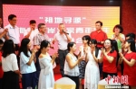 图为两岸客家青年学生大联欢，共唱《客家本色》。　江星 摄 - 台湾新闻-中国新闻网