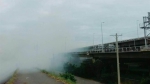 好瞎！国道3号边坡烧杂草浓烟让车流陷五里雾 - 中时电子报