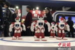 随音乐摇摆的的机器人劲舞团 付敬懿 摄 - 台湾新闻-中国新闻网