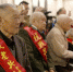 12月16日，深圳龙越慈善基金会、台湾全球华人纪念抗日协会在台北中山堂举办“给台湾老兵送一份家乡的礼包”活动。 杨程晨 摄 - 台湾新闻-中国新闻网