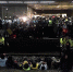 劳团衝台铁卧轨抗议 台北车站南下北上全面停驶 - 中时电子报
