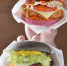 「喂手机」吃汉堡 麦当劳也「视觉系」啦 - 中时电子报