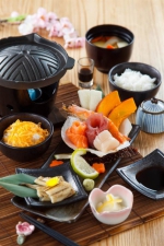 午间套餐新选择~「极上炙鱻御膳」与「华の豚しゃぶ定食」一次满足! - 中时电子报