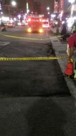 三重成功路面不明原因塌陷20公分 警方管制中 - 中时电子报