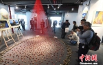 两岸老摄影家摄影展：展“一脉相承”奇特地貌景观 - 台湾新闻-中国新闻网