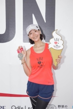 宋米秦带爱犬路跑     呼吁守护毛小孩 - 中时电子报