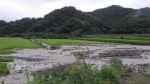 台湾花莲县连日遭强降雨袭击，全县道路、农损灾害连连，所幸没有发生伤亡意外。(民众提供)图片来源：“中央社” 记者李先凤传真 - 台湾新闻-中国新闻网