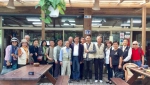 南投县陶艺学会理事长 添兴窑父子薪火相传 - 中时电子报